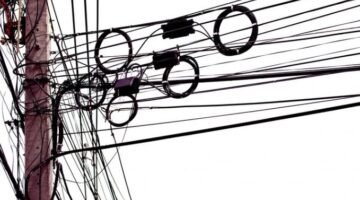 Ilustrasi juntaian kabel-kabel fiber optik maupun CCTV. (Foto: Istimewa)