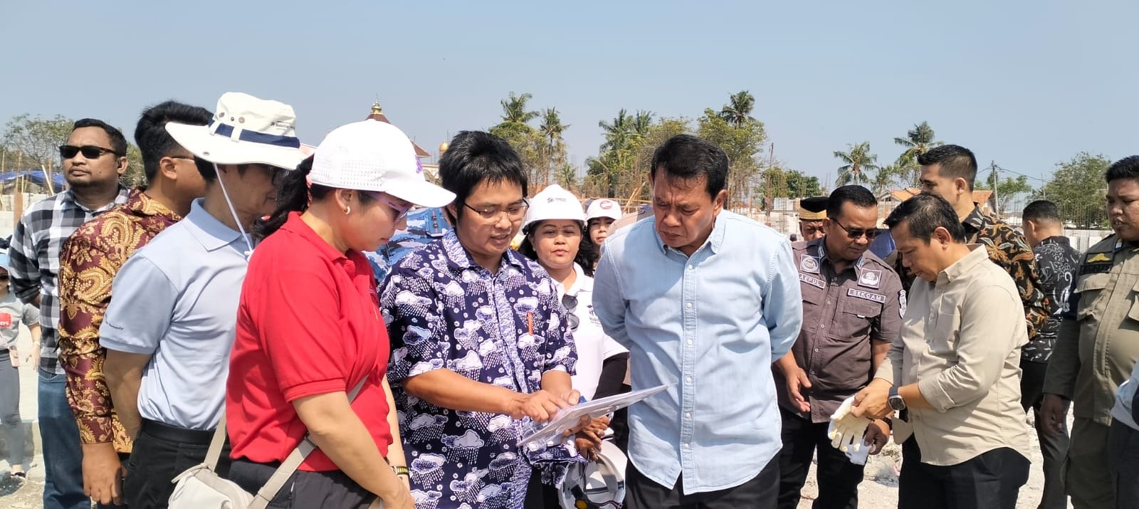 Bupati Letakan Batu Pertama Rumah Layak Huni Di Desa Tanjung Kait