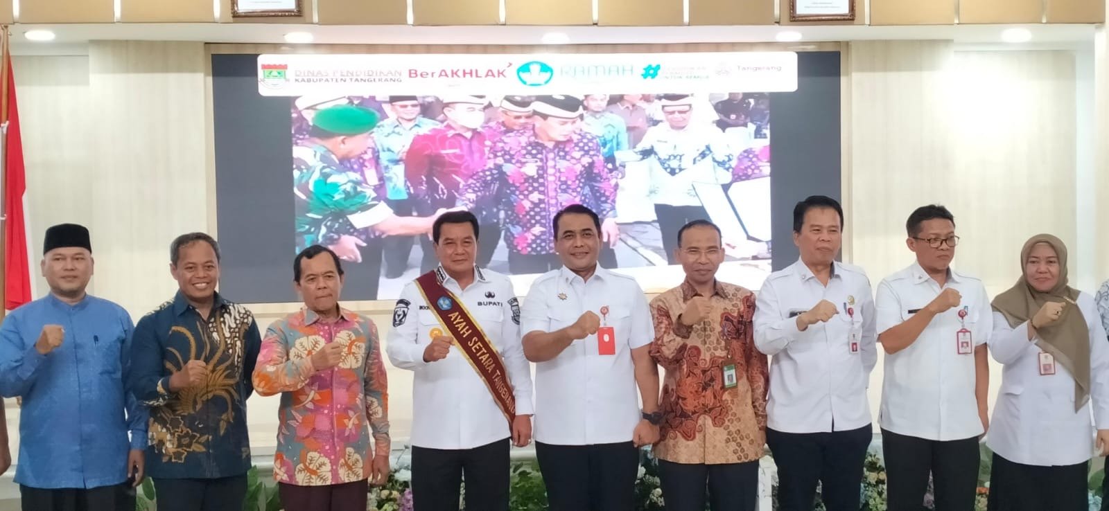 Bupati Tandatangan MOU Program Sekolah SD dan SMP Swasta Gratis