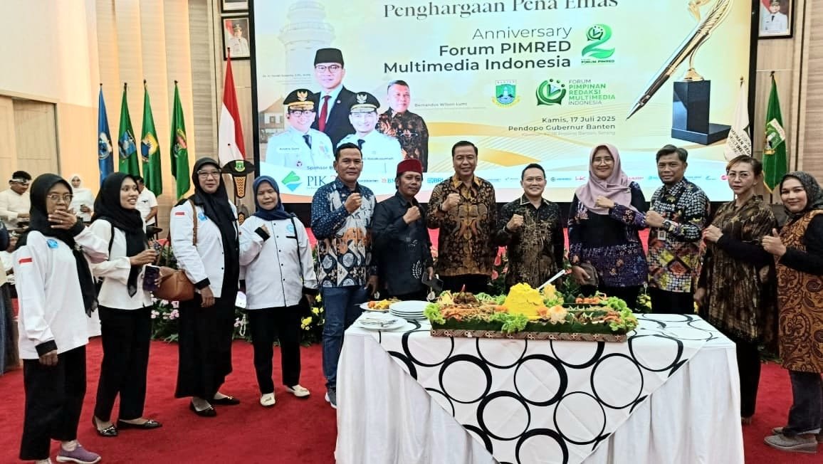 Bupati Kabupaten Tangerang Diganjar Penghargaan