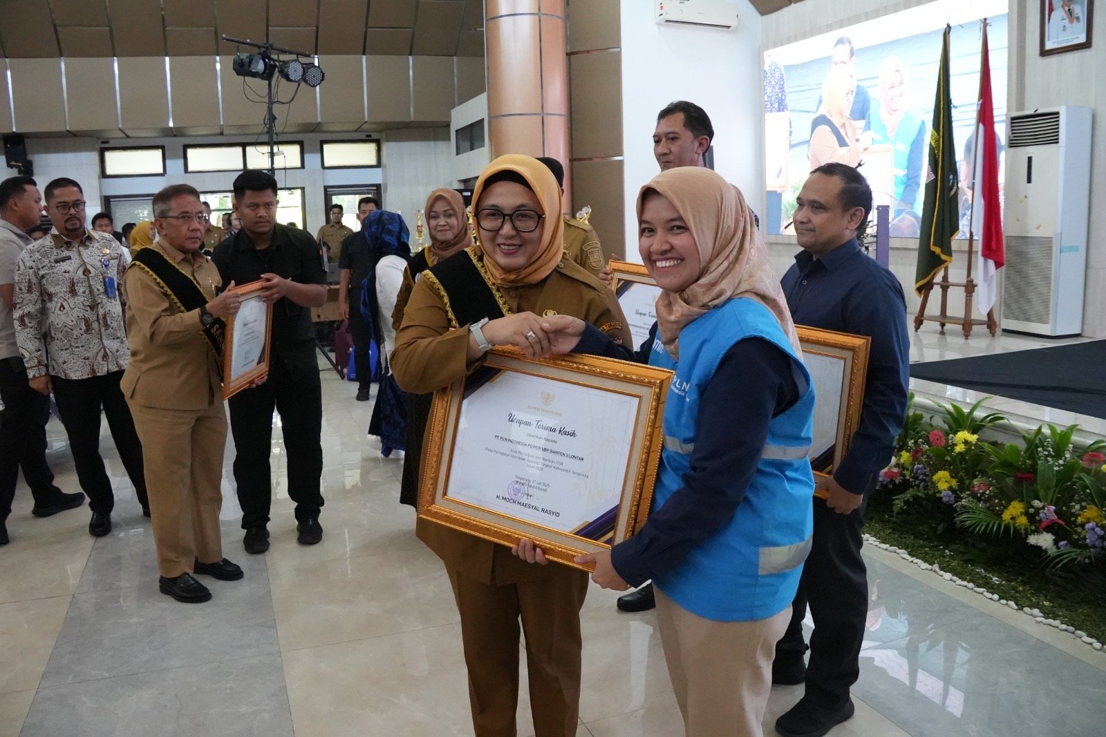 PLN Lontar Terima penghargaan atas Peran Aktif dalam Perlindungan Anak di Kabupaten Tangerang
