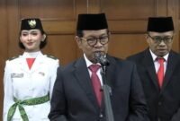 POTRER: Gubernur DKI Jakarta, Pramono Anung Wibowo saat mengkukuhkan Paskibraka. (Foto: Istimewa).