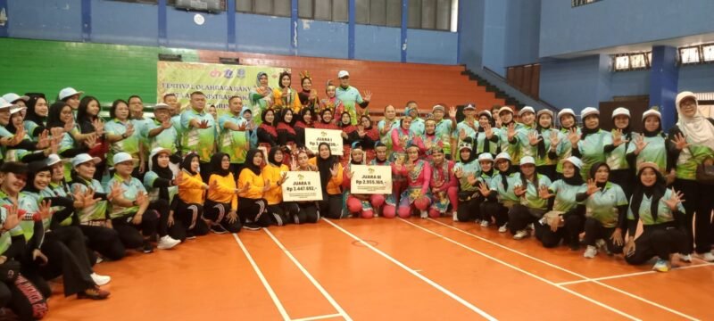 POTRET: rampungnya Festival Olahraga Rakyat Senam Kreasi Ondel-ondel di Gelanggang Remaja Jakarta Utara. (Foto: Istimewa).