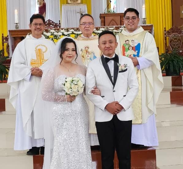 POTRET: momen bahagia di Tomohon, Bagus JB resmi persunting Olivia dalam pernikahan penuh sukacita. (Foto: suararealitas.co).
