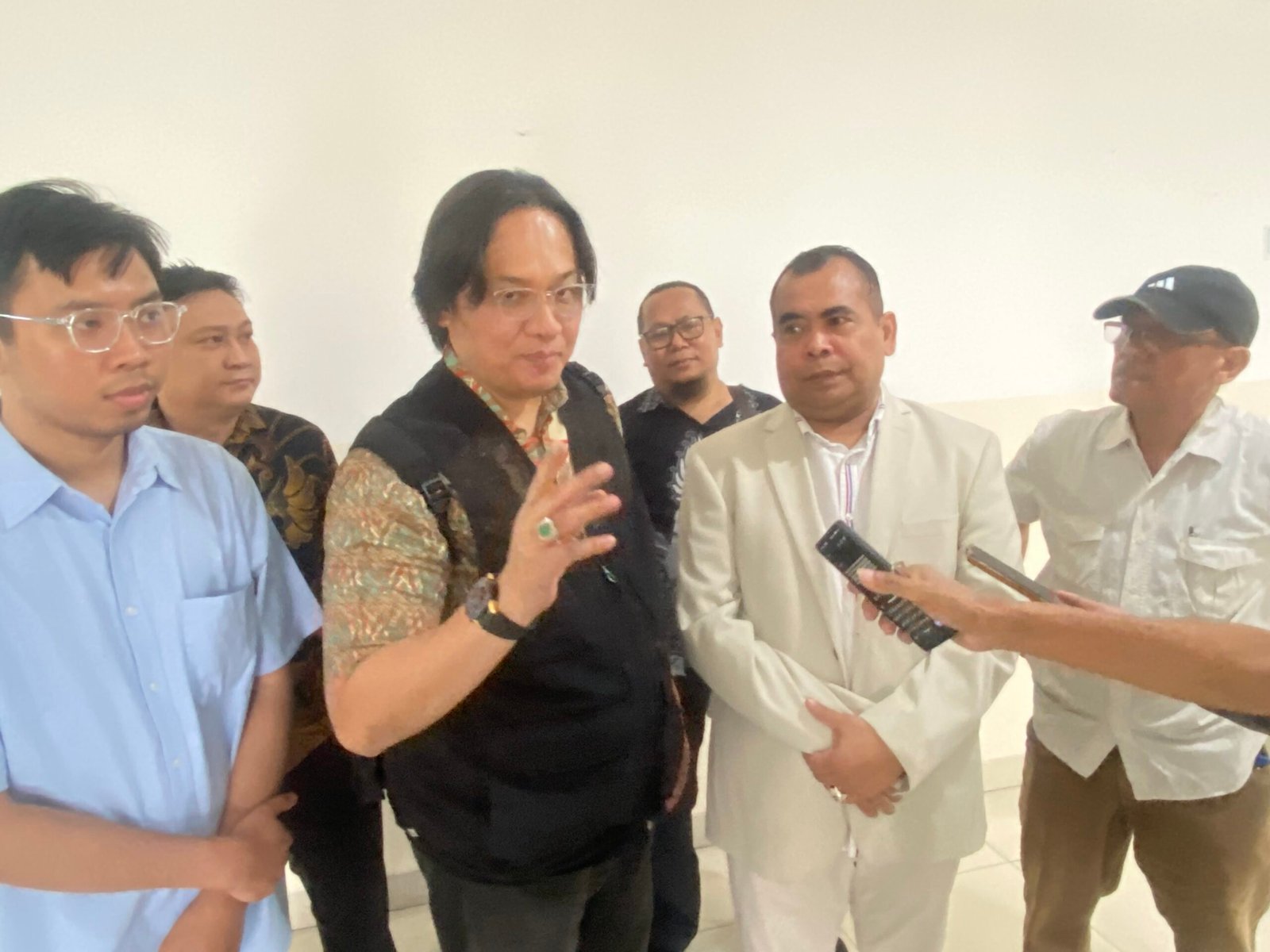 Prof. Paiman Ajukan Gugatan Perdata, Farhat Abbas Tegaskan Isu Ijazah Jokowi Adalah Fitnah