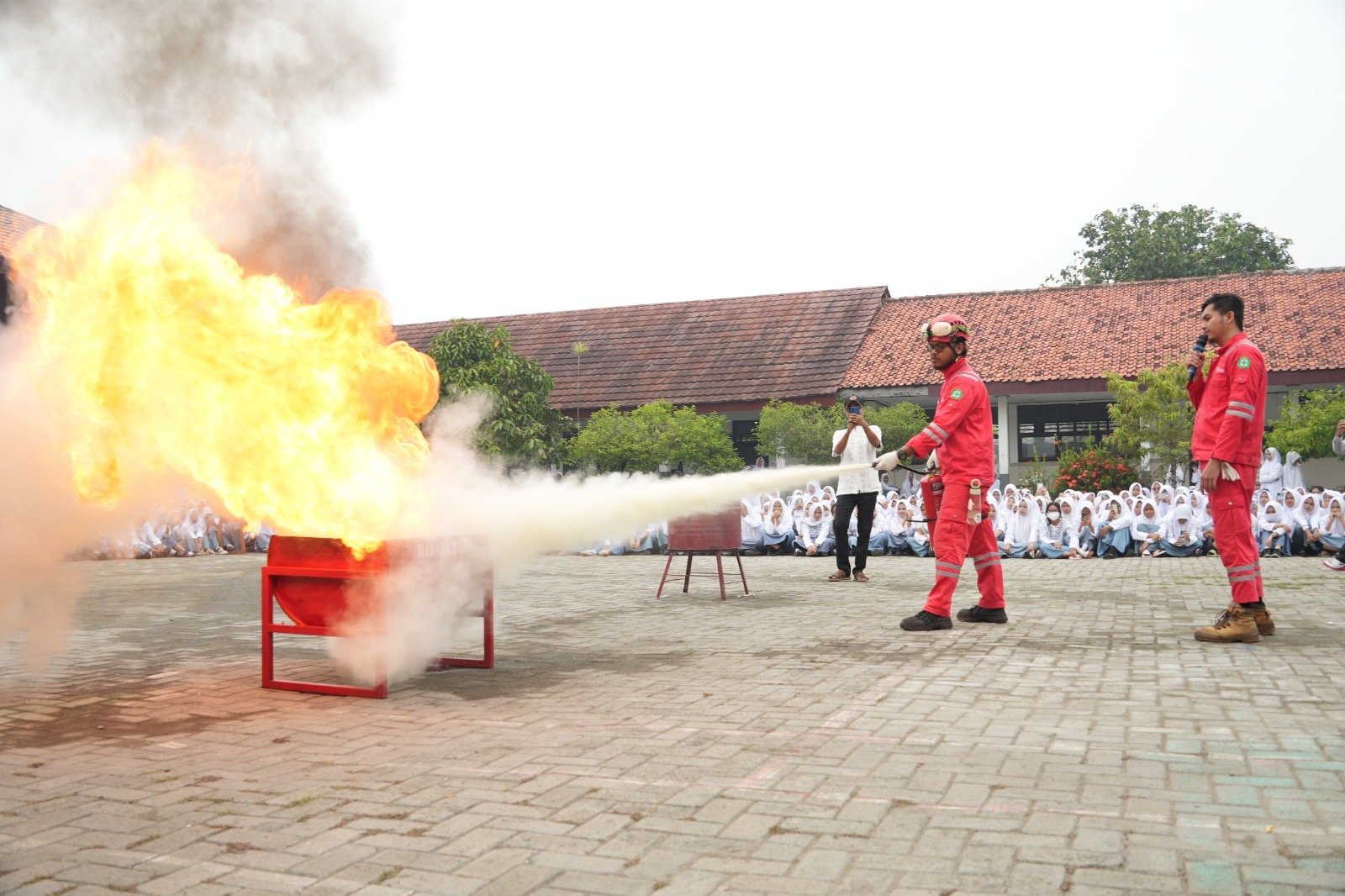 UPB Banten 3 Lontar Gelar Sosialisasi Penanggulangan Kebakaran Untuk Generasi Muda di SMAN 2 Kabupaten Tangerang