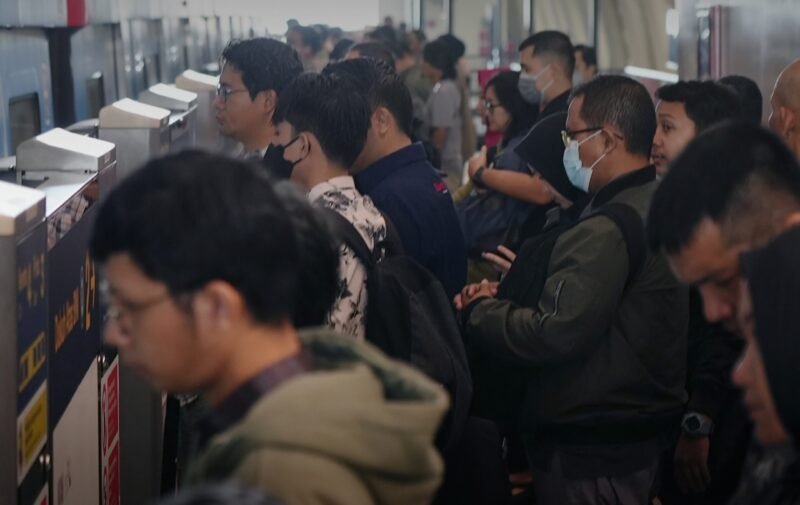 POTRET: LRT Jabodebek menjalankan pola operasional akhir pekan dengan total 270 perjalanan per hari dalam rangka libur panjang Maulid Nabi Muhammad. (Foto: Capture/Dok. LRT Jabodebek).