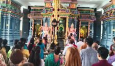 POTRET: Umat Hindu saat menggelar doa kebangsaan di Murugan Temple untuk Perdamaian Indonesia. (Foto: suararealitas.co).