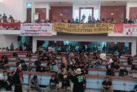 POTRET: Aliansi Penambang Rakyat saat sampaikan aspirasi ke DPRD Babel, Legislator Senayan disorot. (Foto: Istimewa)