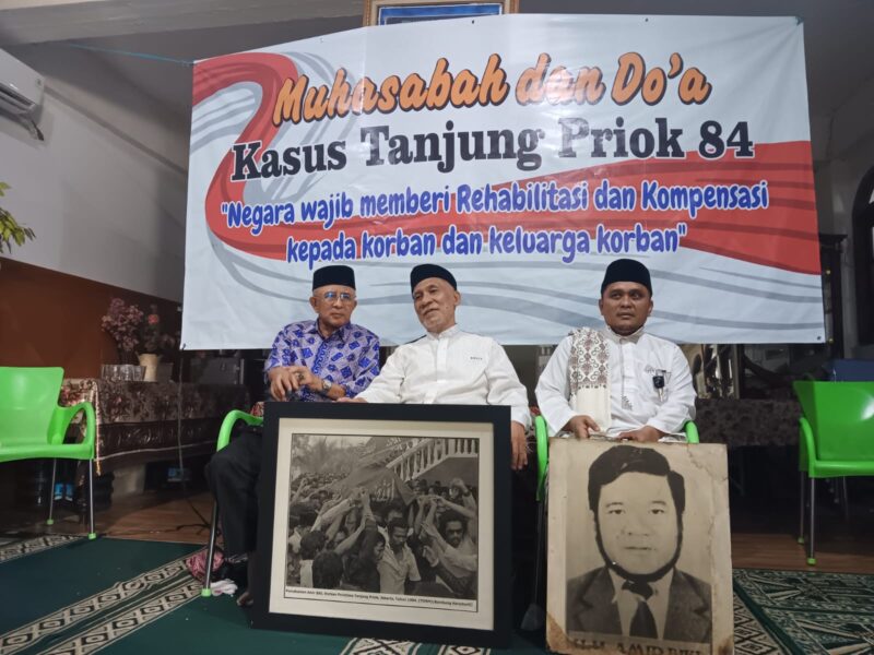POTRET: para keluarga hingga korban tragedi Tanjung Priok saat menggelar muhasabah, doa bersama dan silaturahmi. (Foto: suararealitas.co)