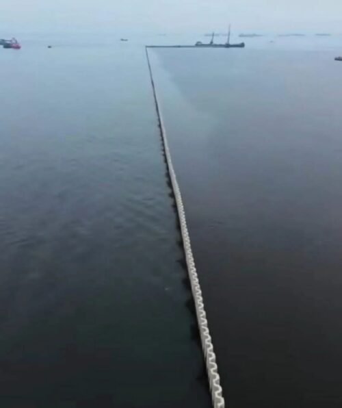Laut Nelayan Dicuri Beton: Tiga Tembok Raksasa Cekik Pesisir Cilincing