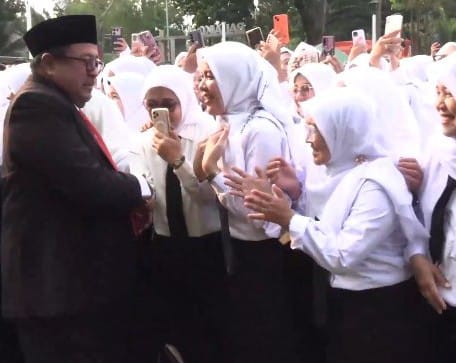 POTRET: Wagub DKI Jakarta, Rano Karno saat melantik PPPK. (Foto: Istimewa)