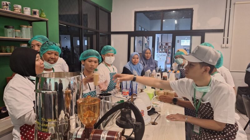 POTRET: dari klien pemasyarakatan ke peracik kopi: pelatihan barista jemput peluang wirausaha bagi klien Bapas Jakbar. (Foto: Istimewa)