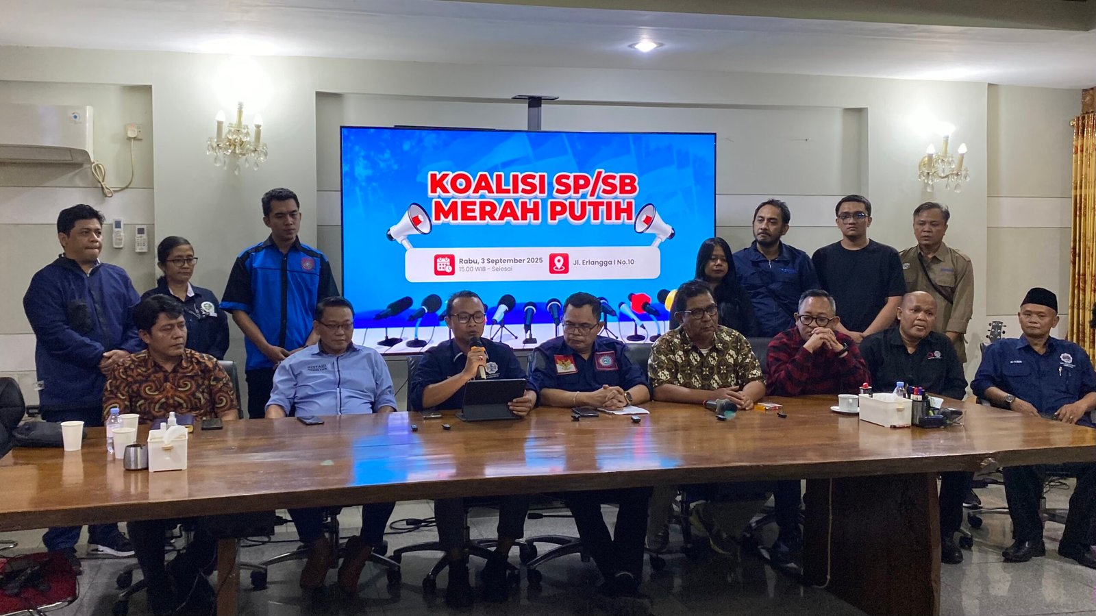 Koalisi Serikat Pekerja Sampaikan 8 Tuntutan ke Presiden Prabowo