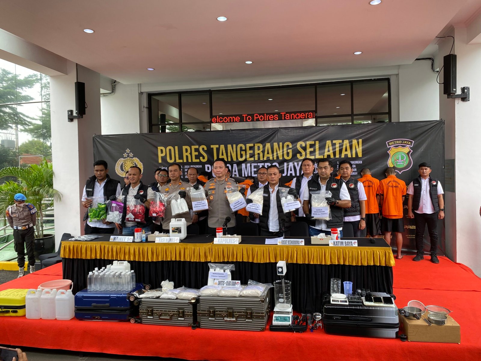 Polres Tangerang Selatan Bongkar Home Industry Narkotika, Amankan 9 Tersangka dan 21 Kg Tembakau Sintetis