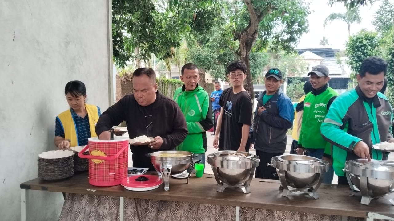 Sepiring Kehangatan di Warung Ikhlas