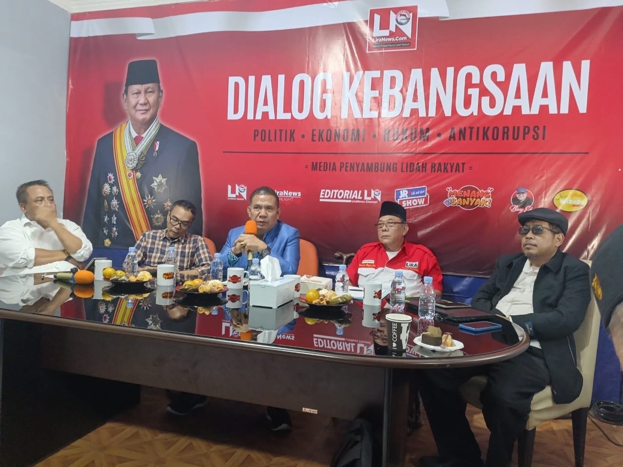 Dialog LiraNews Soroti Setahun Pemerintahan Prabowo dan Tantangan Melepas “Sihir Jokowi”