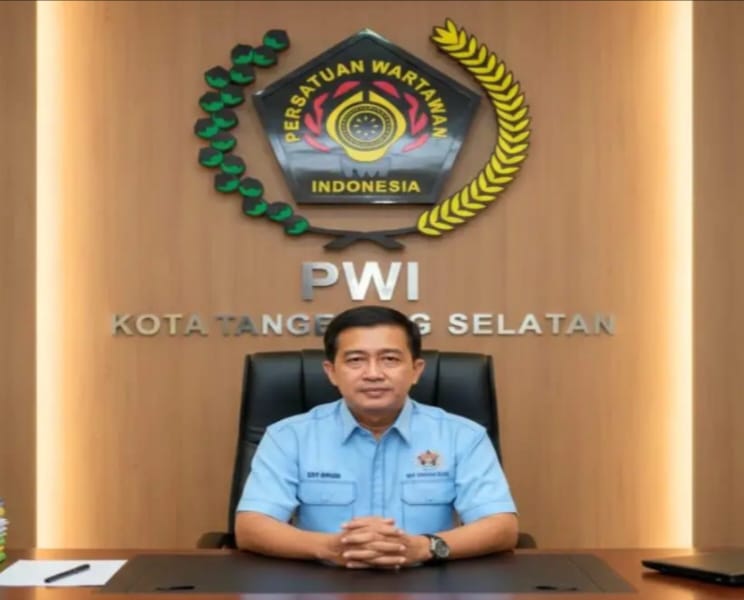 Ketua PWI Banten Rian Nopandra, merekomendasikan dan menugaskan Edy Riyadi selaku pengurus  PWI Kota Tangerang Selatan yang sah dan berlaku  untuk menyelesaikan masalah keanggotaan dengan musyawarah