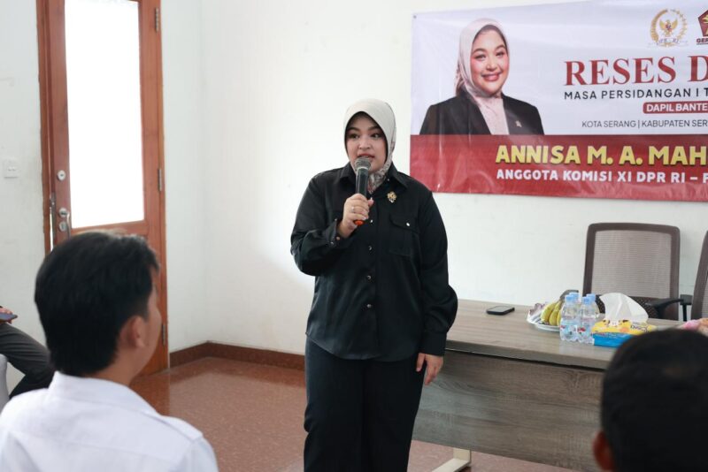 Anggota DPR RI Annisa Mahesa menyambut baik peluncuran Program Magang Nasional, sebuah terobosan pemerintah yang dirancang untuk membuka peluang lebih luas bagi generasi muda agar siap memasuki dunia kerja, hal ini disampaikan dalam kegiatan Reses DPR RI di wilayah kecamatan Serang, Kota Serang