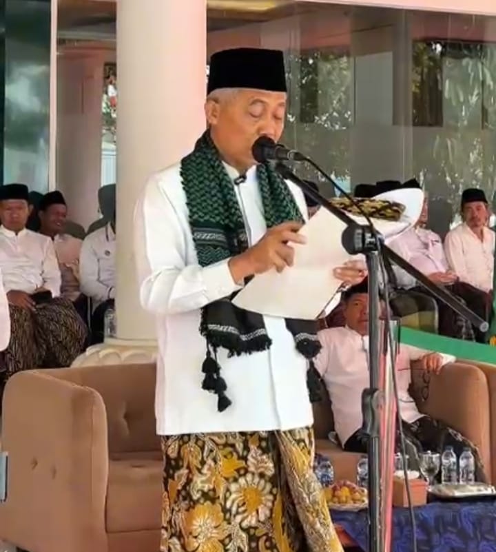 Amrullah Kakanwil Kamenag Provinsi Banten.Menurutnya, Hari Santri tahun 2025 adalah hari santri yang istimewa. tahun ini adalah tepat satu dekade, 10 tahun peringatan Hari Santri sejak pertama kali ditetapkan oleh pemerintah pada tahun 2015.