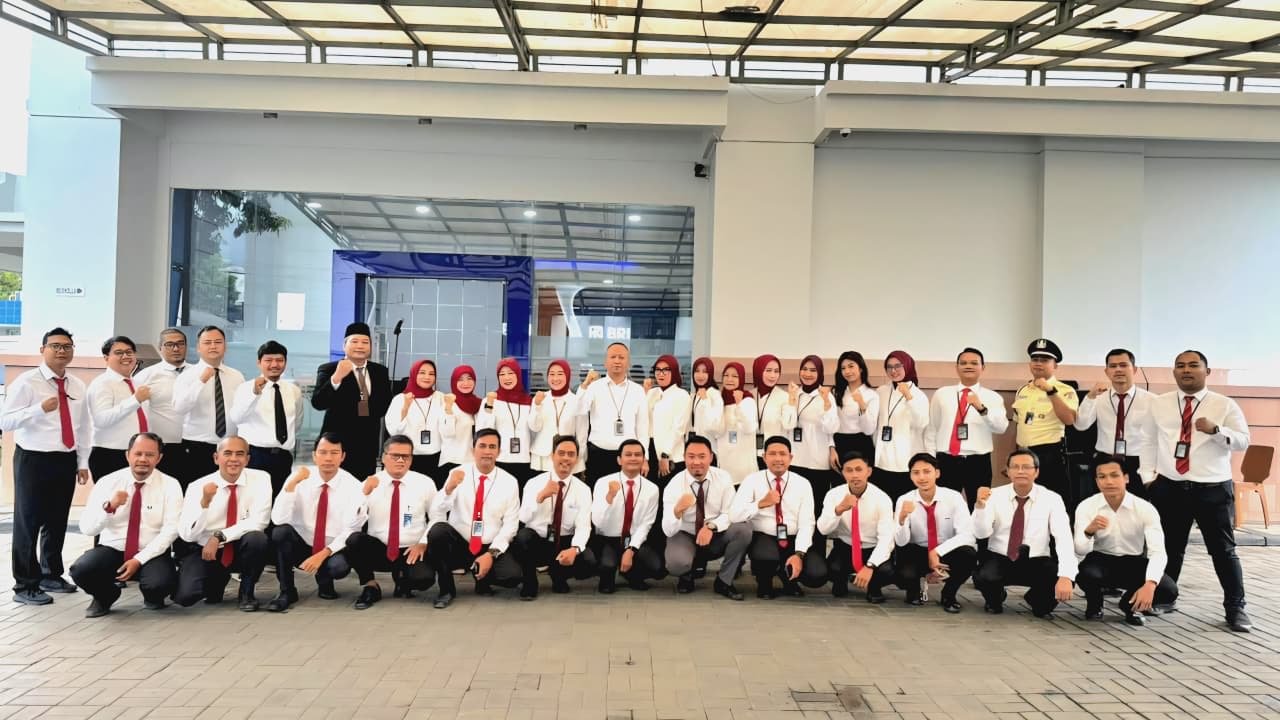 BRI Kanca Pandeglang Gelar Upacara Hari Pahlawan untuk Memperkuat Semangat Nasionalisme