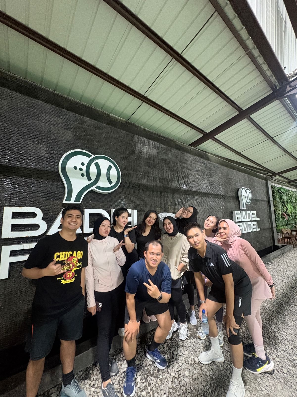 Tingkatkan Kekompakan, Pekerja BRI Hayam Wuruk Laksanakan Olahraga Padel Bersama di Badel Padel