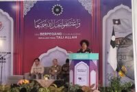 Eddi Brokoli seorang aktor, penyanyi dan presenter yang hadir dalam pertemuan Jemaah Ahmadiyah Indonesia (JAI). yang diadakan di Kenanga Cipondoh Kota Tangerang, Minggu (02/11/2025).
