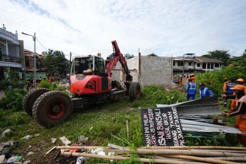BPAD DKI dan Pemkot Jakbar Tertibkan Lahan Aset di Kembangan