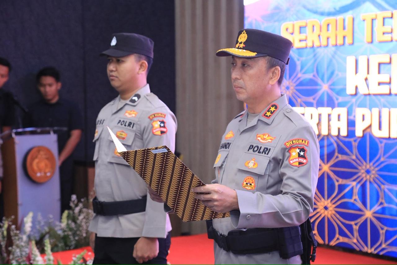 Pimpin Sertijab dan Pengantar Purna Tugas, Kadivhumas Polri Tekankan Selalu Berbuat yang Terbaik