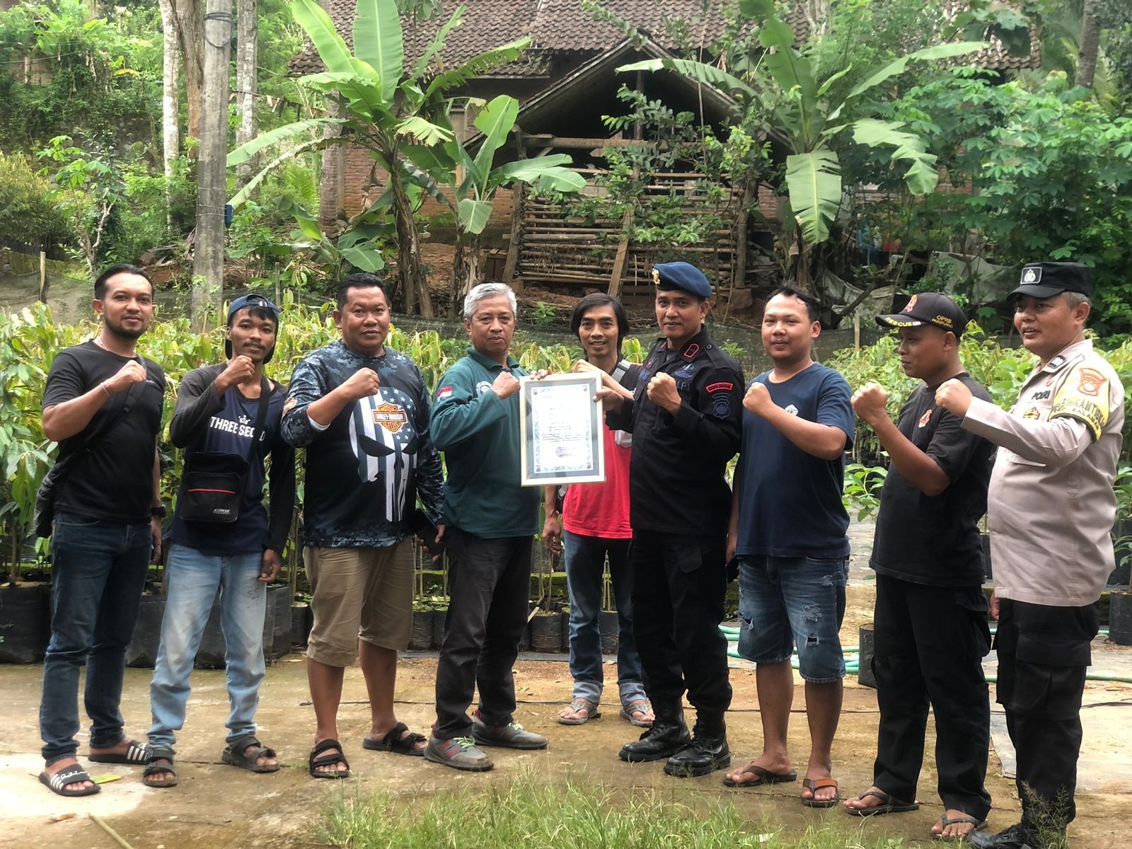 Sambut HUT ke-80, Brimob Batalyon C Pelopor Tanam Ribuan Pohon di Kedu Raya