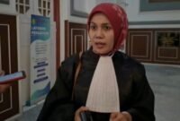 Kuasa Hukum Mira Hayati, Ida Hamidah yang juga terseret dugaan kepemilikan kosmetik bermerkuri, mengaku murka.Ida Hamidah mengatakan, setiap warga negara mempunyai kedudukan yang sama dihadapan hukum (equality before the law).