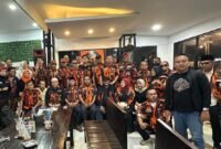 TONO DARUSSALAM (TODA): “Kita Bangun Pemuda Pancasila yang Terlihat, Terlibat, dan Memberi Manfaat!”
Ketua MPC Pemuda Pancasila Kota Tangerang, Tono Darussalam atau TODA, tampil tegas memberikan arahan sekaligus suntikan semangat kepada seluruh jajaran.