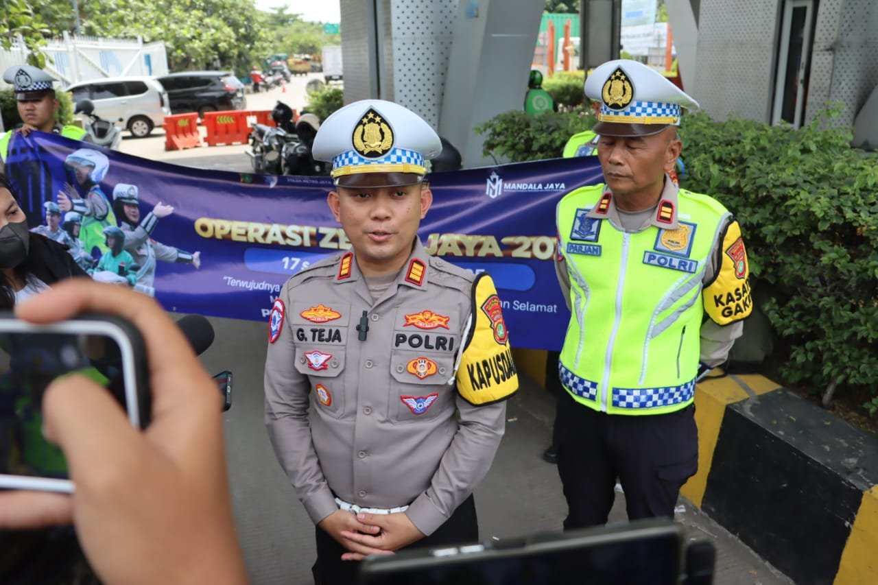 Operasi Zebra Pelabuhan Tanjung Priok, Polisi Tindak Pengendara Lawan Arus hingga Main HP di Jalan