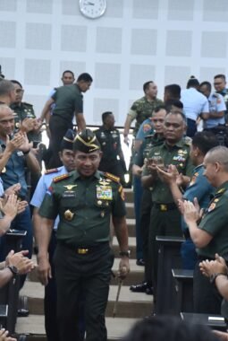Panglima TNI Berikan Kuliah Umum kepada 111 Pasis Sesko TNI dan Resmikan Lapangan Olahraga Sesko TNI