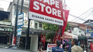 Warga Minta Walikota Bongkar Seluruh Reklame di Jakarta Utara yang Tak Kantongi Izin