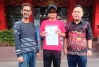 POTRET - warga berinisial IS asal Jakarta Selatan didampingi kuasa hukumnya saat melaporkan atas kejadian yang dialami dirinya. (Foto: Ekslusif Suara Realitas/Kipray).