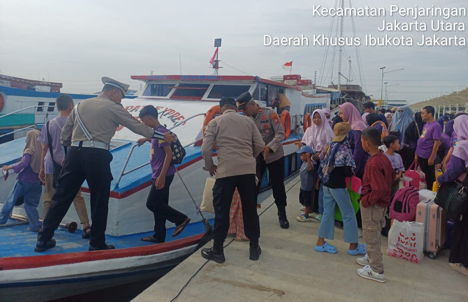 Polres Priok Laksanakan Pengamanan dan Pelayanan Penumpang Kapal Wisata Kepulauan Seribu