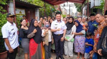 Wali Kota Jakut Takziah ke Rumah Duka Korban Tersengat Listrik di Semper Barat