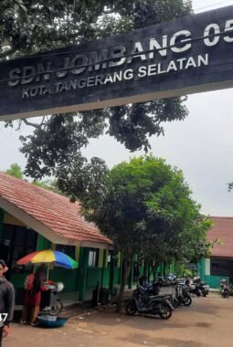 Diduga SDN Jombang 05 Hilangkan Ijazah