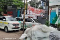 Tumpukan sampah yang berbau tak sedap, didepan RSUD Serpong Utara, Selasa (20/01/2026)