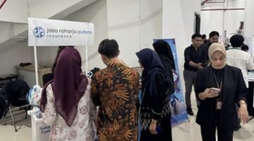Jasaraharja Putera Hadirkan Booth Literasi Keuangan dan Solusi JRP di Universitas Jember