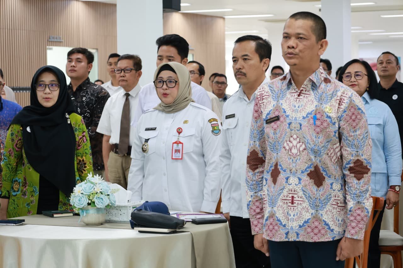 Wabup Intan Saat Menghadiri Peringatan Hari Penduli Sampah Nasional (HPSN) di Aula PT. Paragon Technology and Inovation