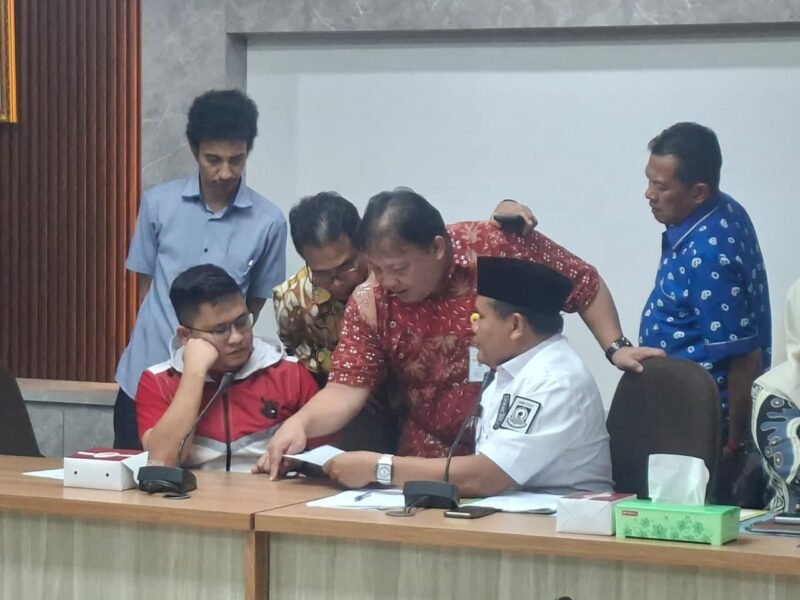 DPRD Kota Tangerang menggelar rapat dengar pendapat perihal polemik tanah milik ahli waris Sai Kawoek, Kamis (05/02/2026).