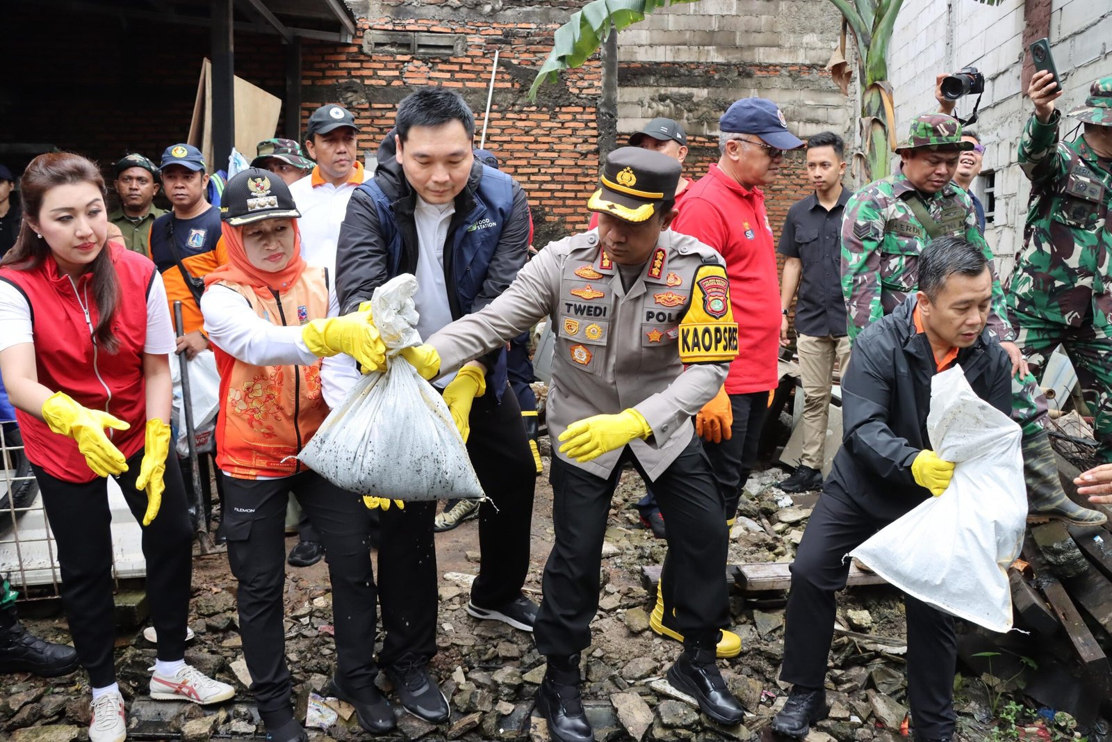 Normalisasi Kali Mookervaart, Pemkot Jakbar Gelar Kerja Bakti Massal