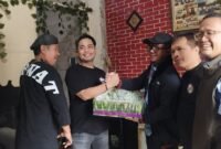 Direktur Utama Perumda TB, H. Dody Effendi, SH, saat menyambangi markas para jurnalis . Dari sebanyak 11 organisasi pers di Kota Tangerang