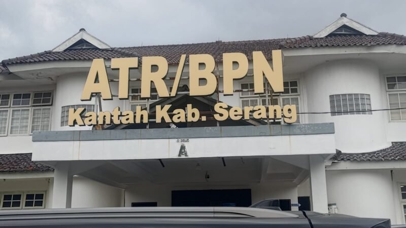 ILUSTRASI - program PTSL disorot: dua sertifikat tanah milik warga Serang mandek sejak 2020. (Foto: Istimewa).