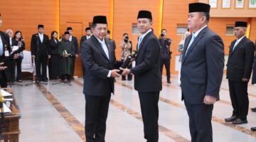 Lantik Sejumlah Pejabat, Mendagri Ingatkan Loyalitas dan Prestasi