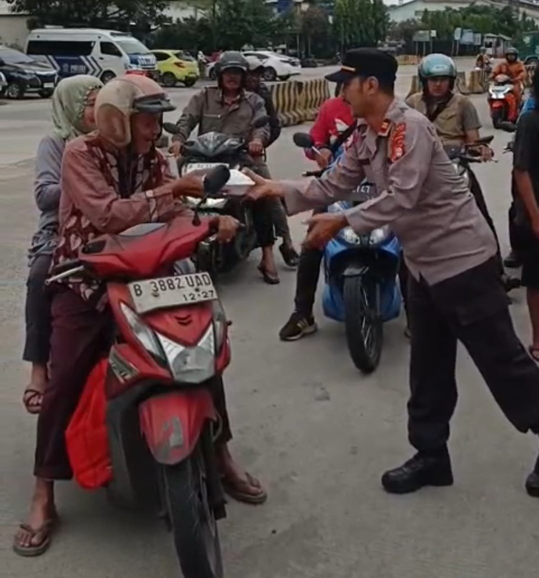 Berbagi Takjil, Silaturahmi dengan Masyarakat di Bulan Ramadan & Imbauan Kamtibmas