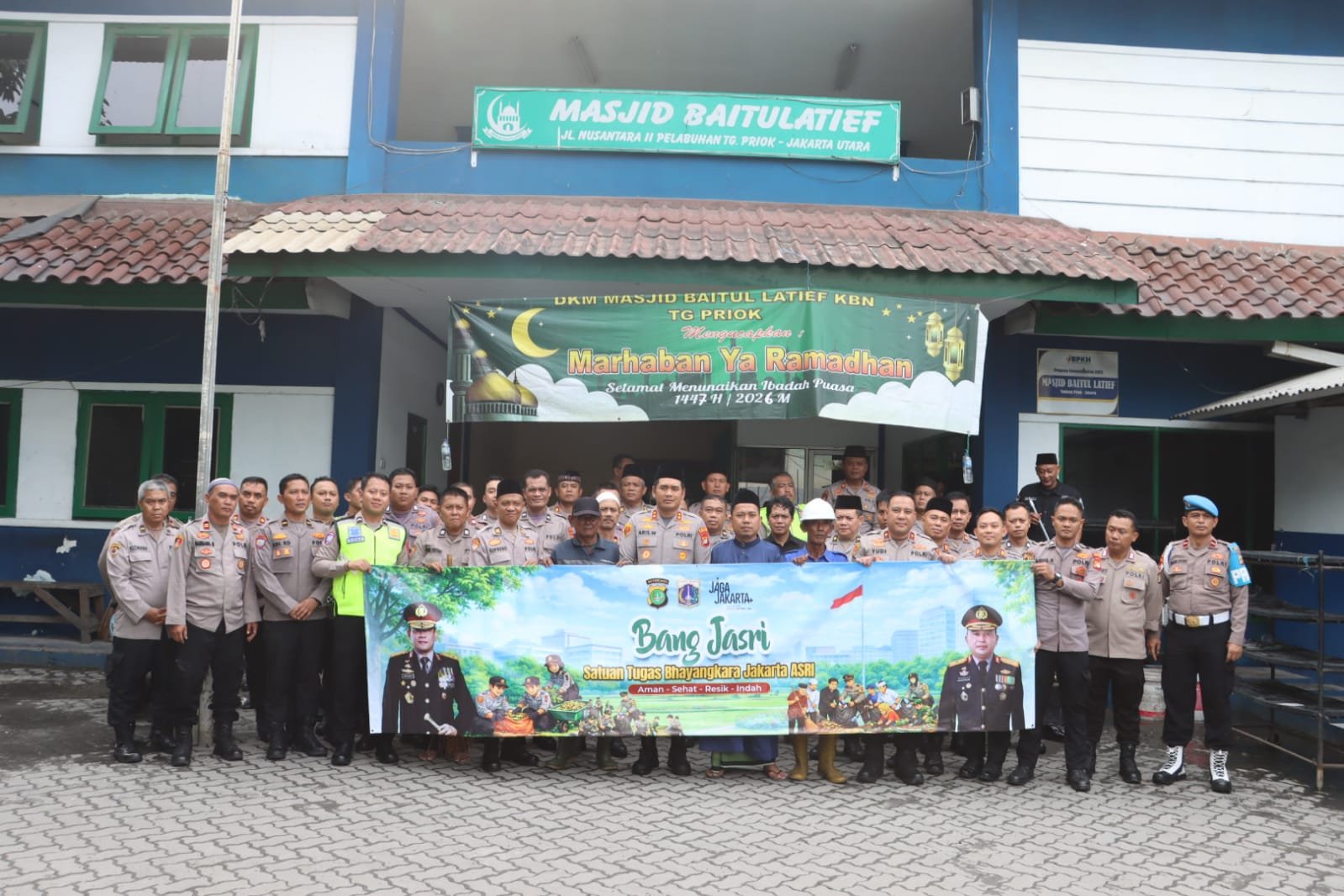 Satgas Bang Jasri Polres Priok, Gelar Kerja Bakti di Masjid Baitul Latief, Pererat Sinergi Ramadhan 1447 H