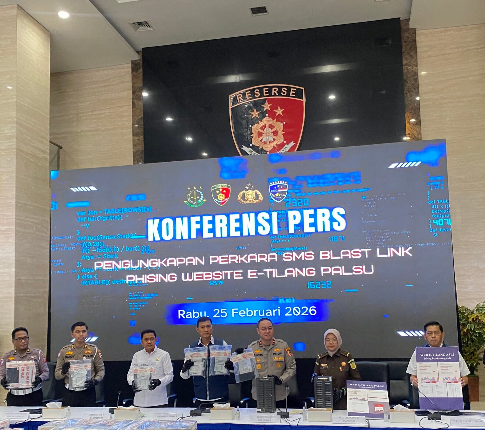 Dittipidsiber Bareskrim Polri Ungkap Sindikat Phishing Modus SMS Blast e-Tilang Palsu